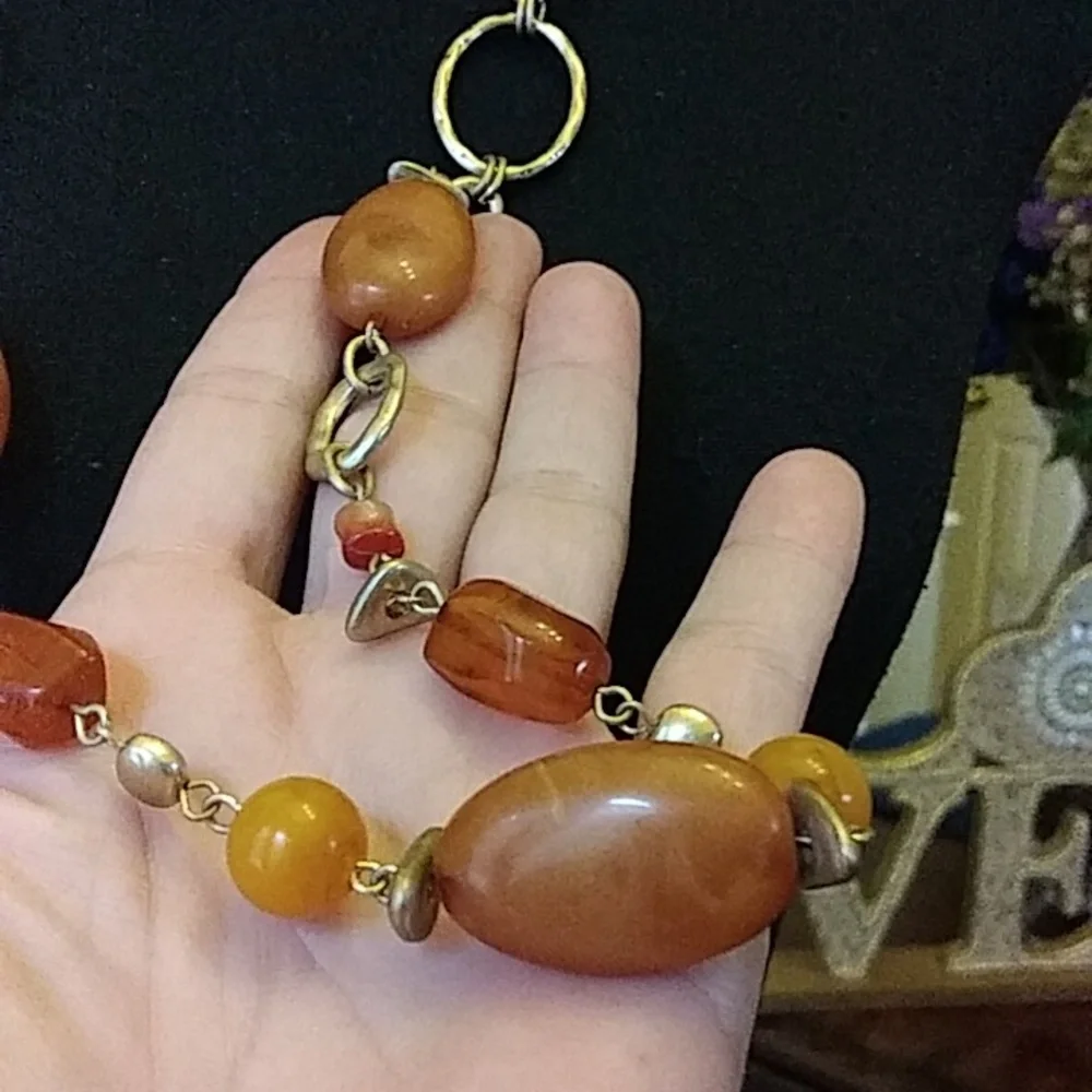 NWT Gold Tone Embellished Stament Beaded  Necklace